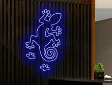 Load image into Gallery viewer, Salamander neon sign, lizard crawling on the wall neon sign, Reptile neon sign, Gecko neon sign, Iguana neon sign, Dragon neon sign
